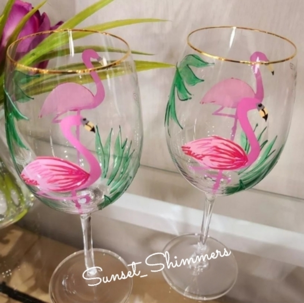 2 Hand Painted Flamingo Wine Glasses Gold Rim Palm Leaf Tropical Coastal NEW - Picture 3 of 5